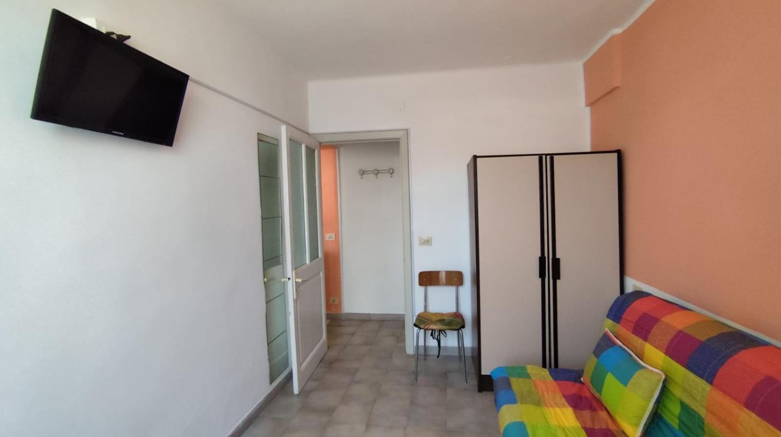 Residence Villa Carmen Fronte Mare A 50 Mt Pietra Ligure Kültér fotó